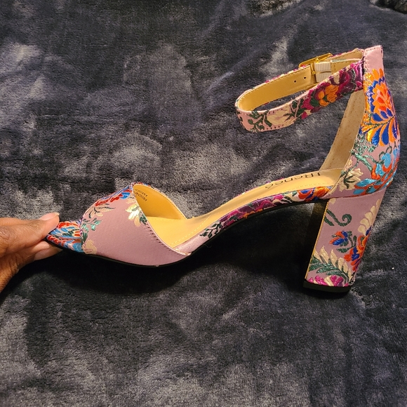 J Reneè Floral Sandals - Picture 2 of 7